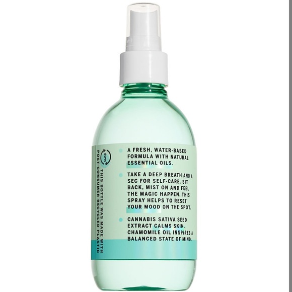 VS PINK Mood Enhancing Spray - Picture 3 of 4